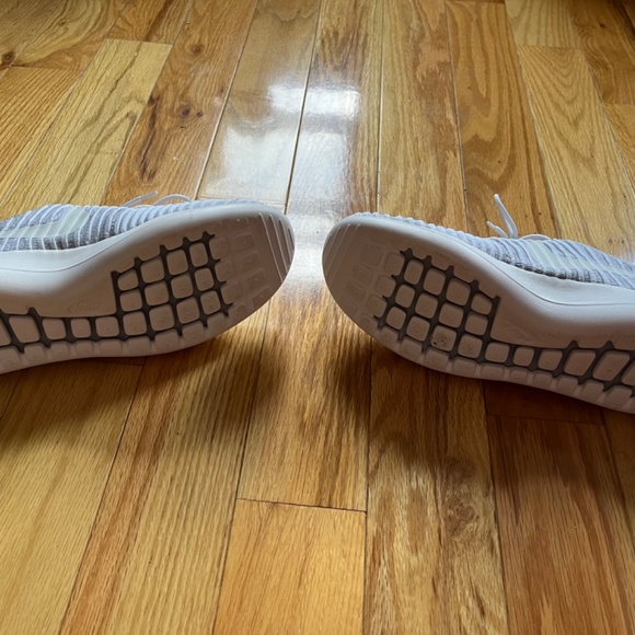 Nike Roshe Two Flyknit Women’s Size 10 Sneakers - Picture 4 of 6